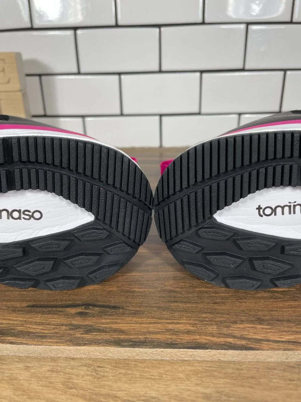 Tommaso Capri II Indoor Cycling Shoes Womens Size 10 Black Pink Biking Sneaker